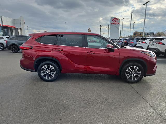 used 2023 Toyota Highlander car, priced at $40,430