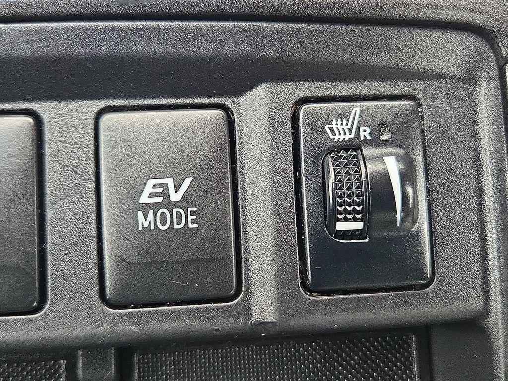 used 2017 Toyota Camry Hybrid car, priced at $15,750