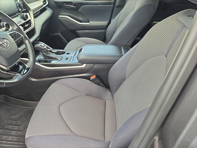 used 2021 Toyota Highlander car, priced at $29,800