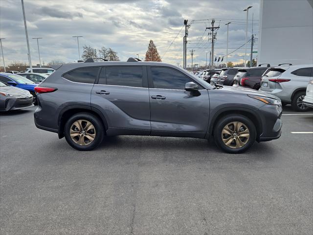 used 2023 Toyota Highlander car, priced at $34,800