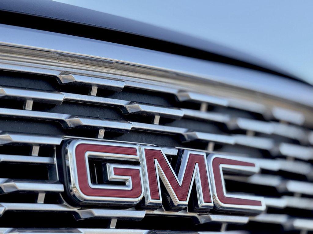used 2019 GMC Yukon car, priced at $26,999