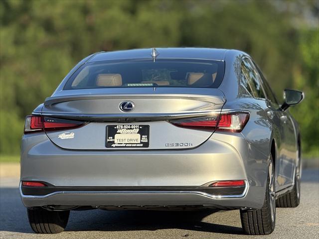 used 2022 Lexus ES 300h car, priced at $36,999