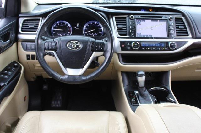 used 2014 Toyota Highlander car, priced at $21,989