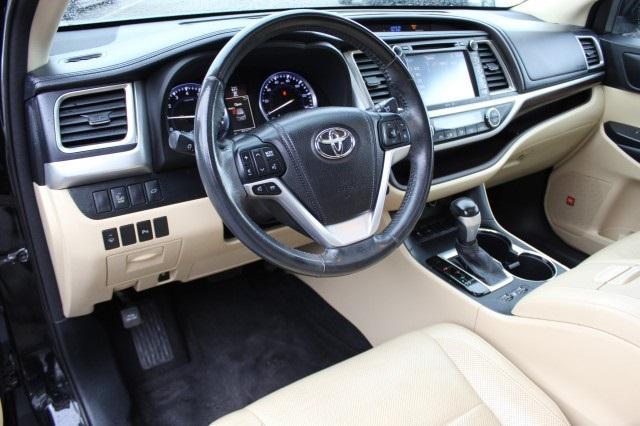 used 2014 Toyota Highlander car, priced at $21,989