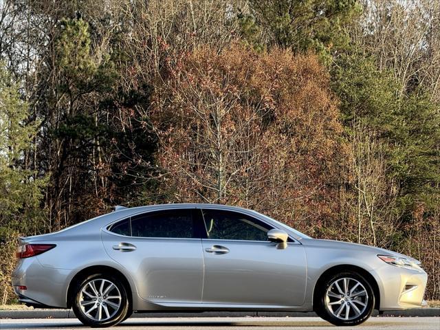 used 2017 Lexus ES 300h car, priced at $21,489