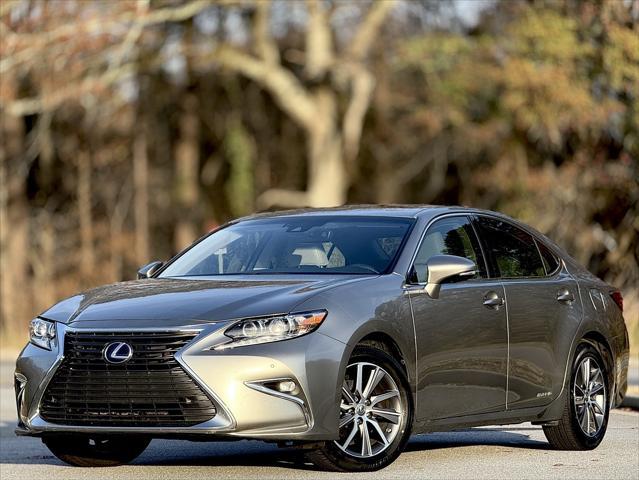 used 2017 Lexus ES 300h car, priced at $21,489