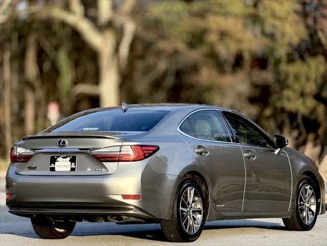 used 2017 Lexus ES 300h car, priced at $21,489