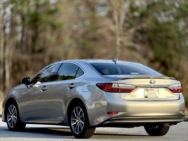 used 2017 Lexus ES 300h car, priced at $21,489