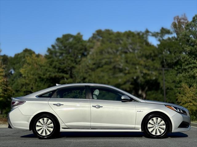 used 2016 Hyundai Sonata Hybrid car, priced at $10,789