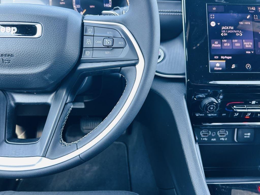 new 2025 Jeep Grand Cherokee car, priced at $41,625