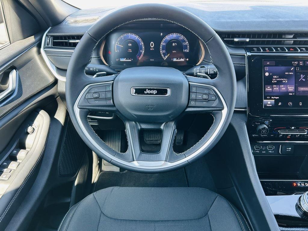 new 2025 Jeep Grand Cherokee car, priced at $41,625