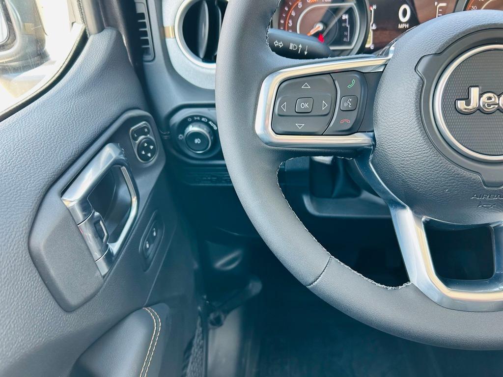 new 2025 Jeep Wrangler car, priced at $49,029