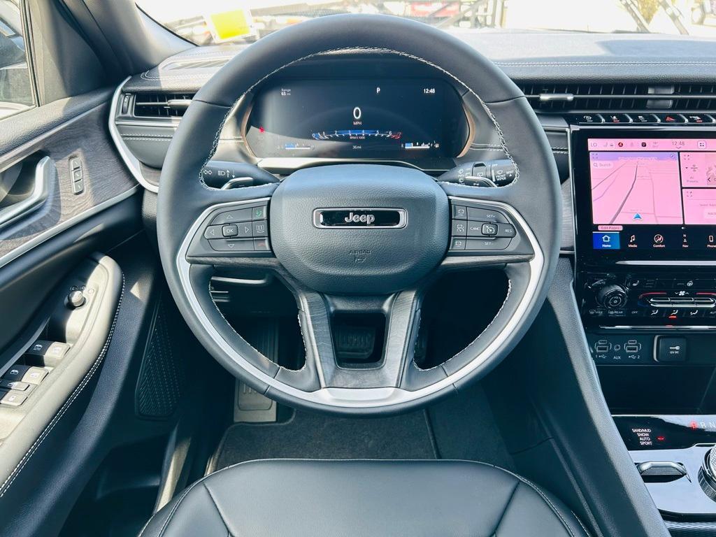 new 2025 Jeep Grand Cherokee L car