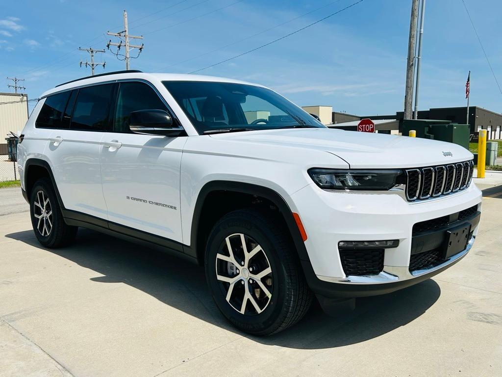 new 2025 Jeep Grand Cherokee L car