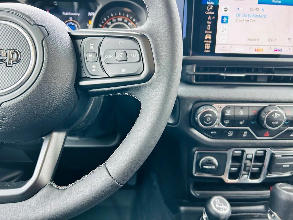 new 2025 Jeep Gladiator car
