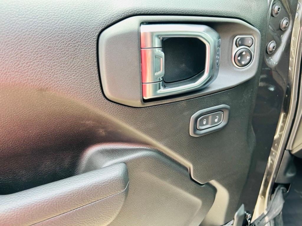 new 2025 Jeep Gladiator car