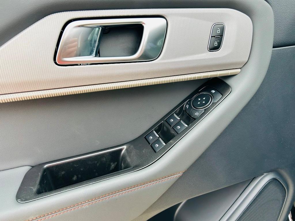 new 2025 Ford Explorer car, priced at $46,570