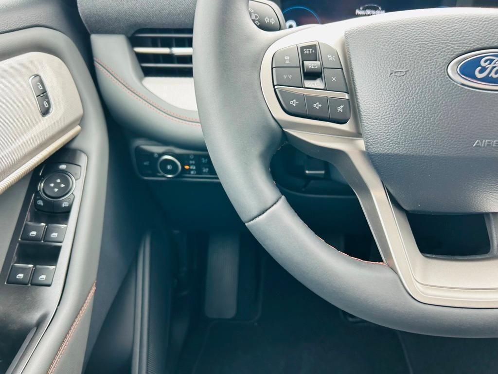 new 2025 Ford Explorer car, priced at $46,570