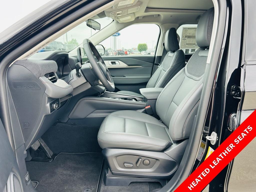 new 2025 Ford Explorer car, priced at $46,570