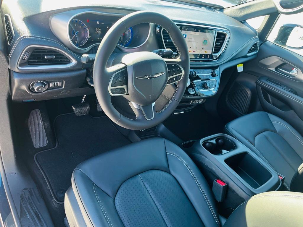 new 2025 Chrysler Pacifica car, priced at $41,983