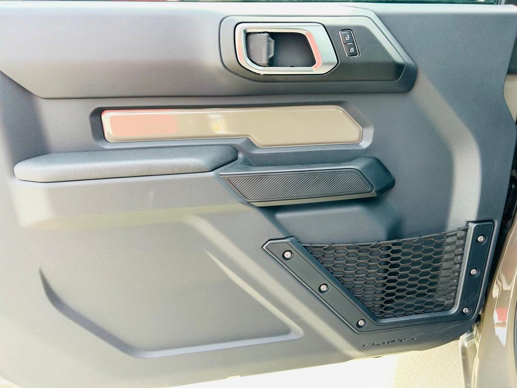 new 2025 Ford Bronco car, priced at $39,925