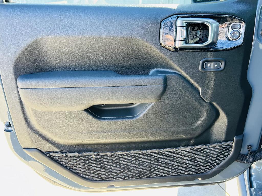 new 2025 Jeep Wrangler car, priced at $76,036