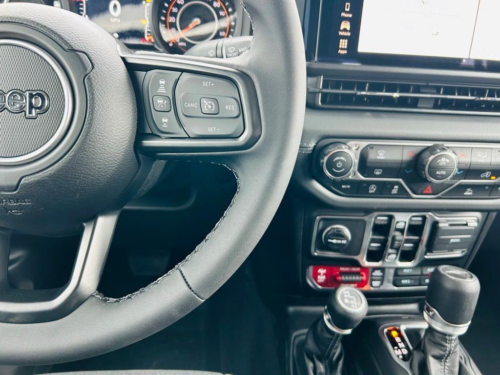 new 2025 Jeep Gladiator car