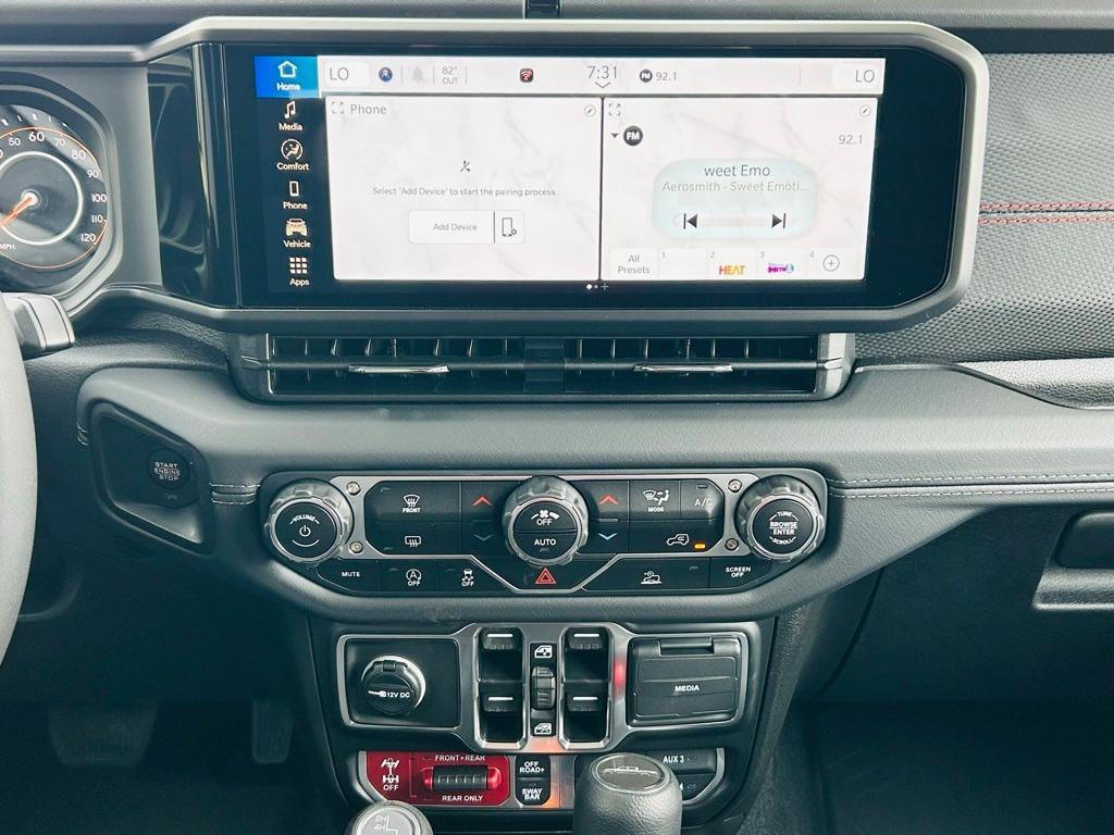 new 2025 Jeep Gladiator car