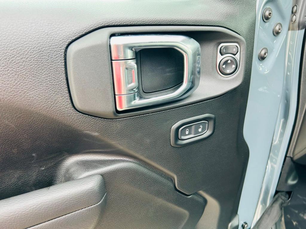 new 2025 Jeep Gladiator car