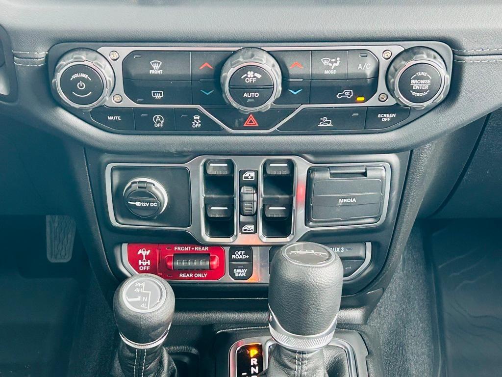 new 2025 Jeep Gladiator car