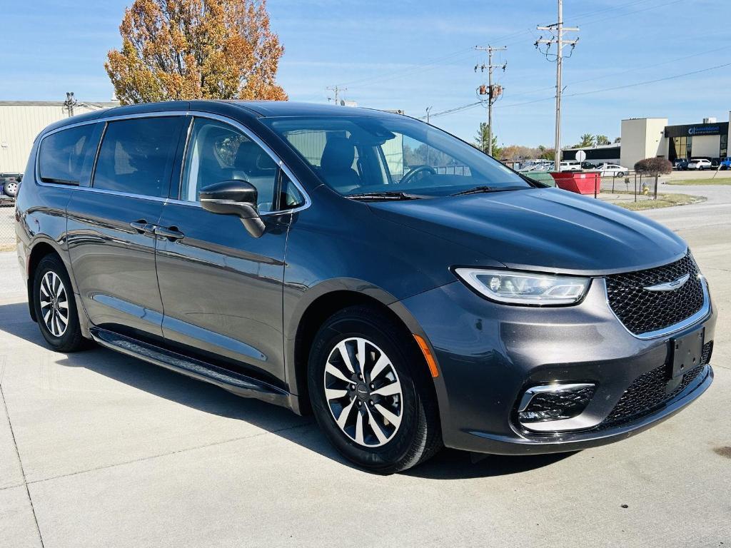 used 2022 Chrysler Pacifica Hybrid car, priced at $20,500