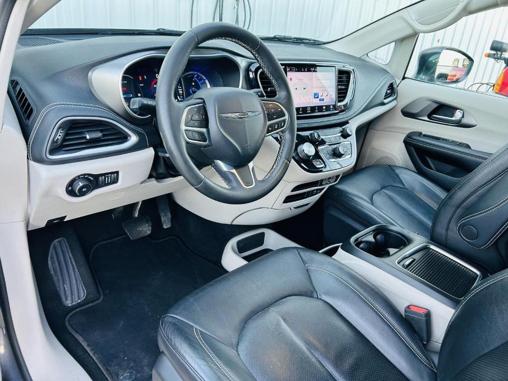 used 2022 Chrysler Pacifica Hybrid car, priced at $20,500