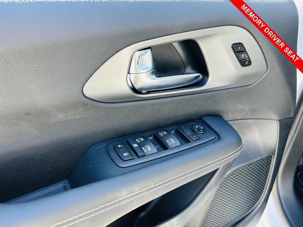 new 2026 Chrysler Pacifica Hybrid car, priced at $53,513