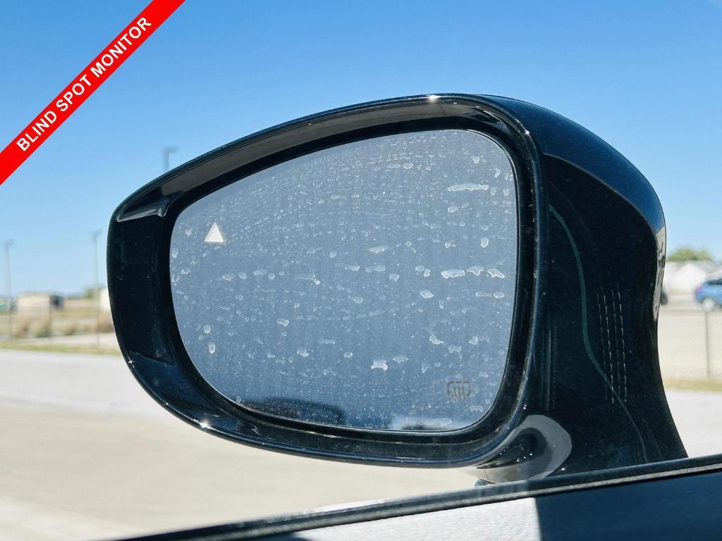 new 2026 Chrysler Pacifica Hybrid car, priced at $53,513