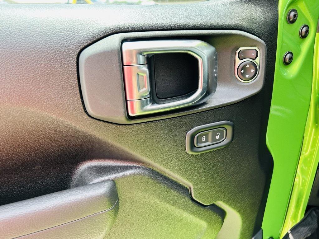 new 2025 Jeep Wrangler car, priced at $47,522