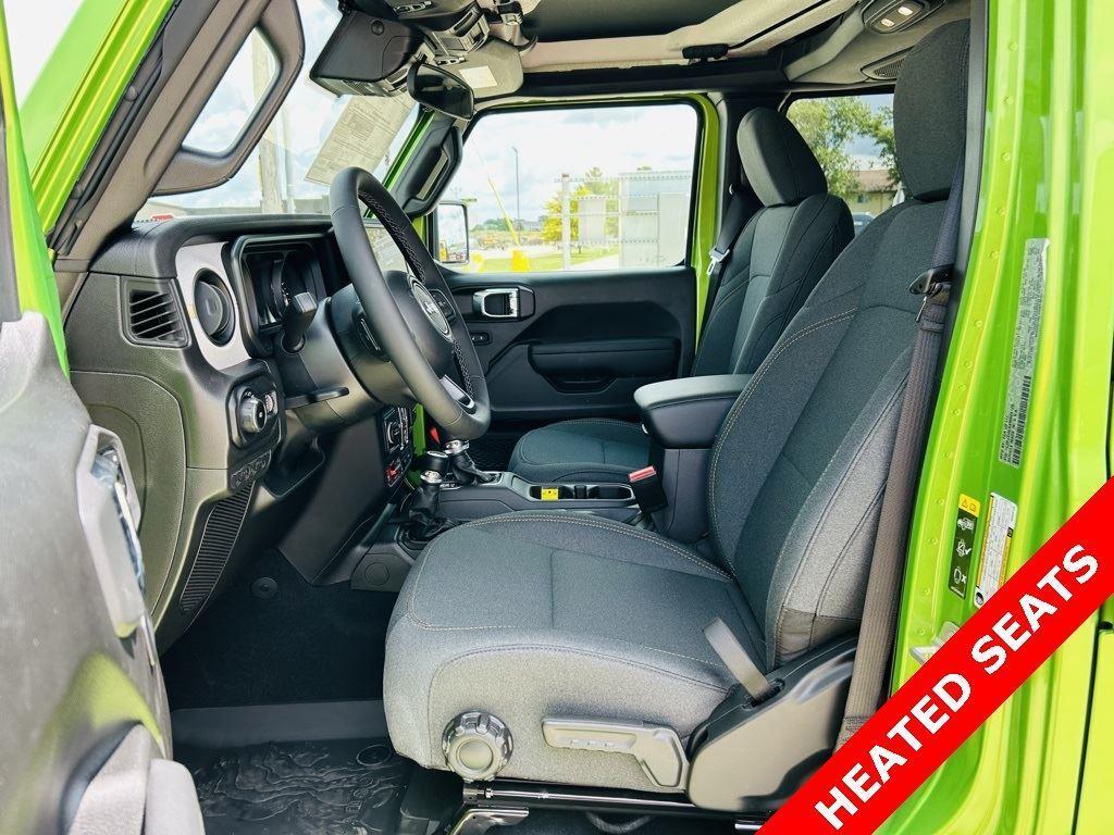 new 2025 Jeep Wrangler car, priced at $47,522