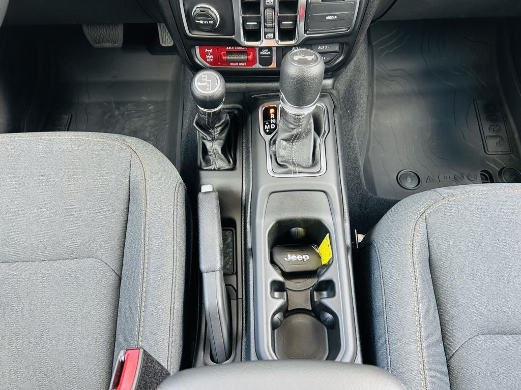 new 2025 Jeep Wrangler car, priced at $47,522