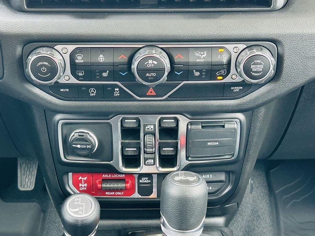 new 2025 Jeep Wrangler car, priced at $47,522