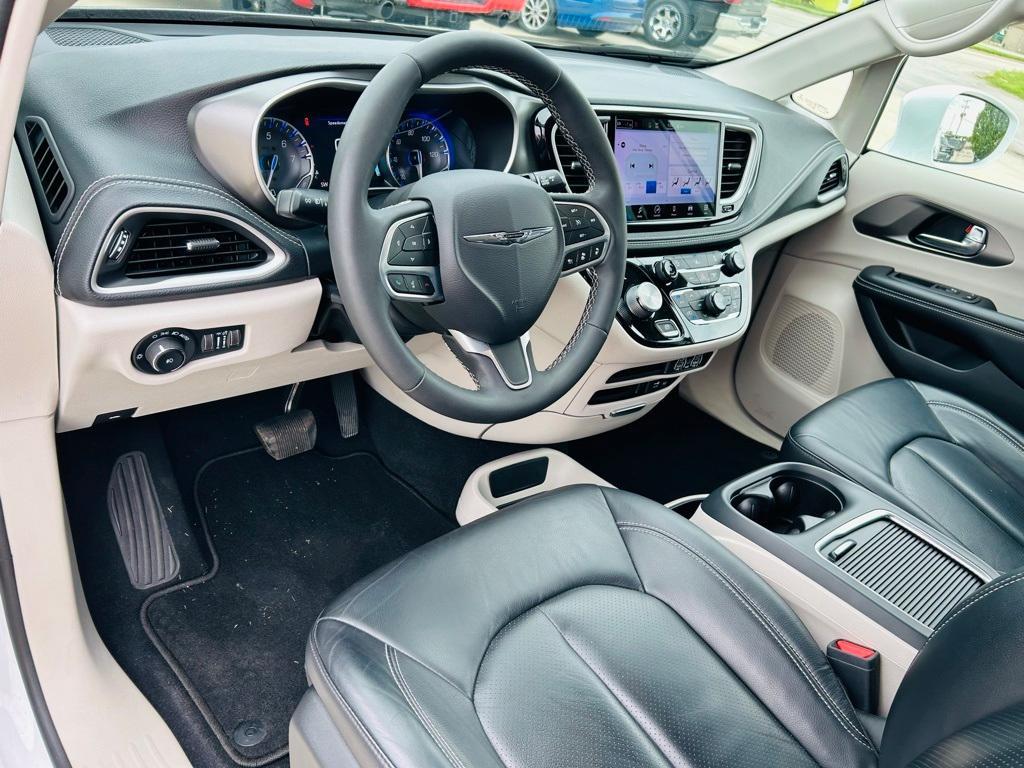 used 2022 Chrysler Pacifica car, priced at $27,700