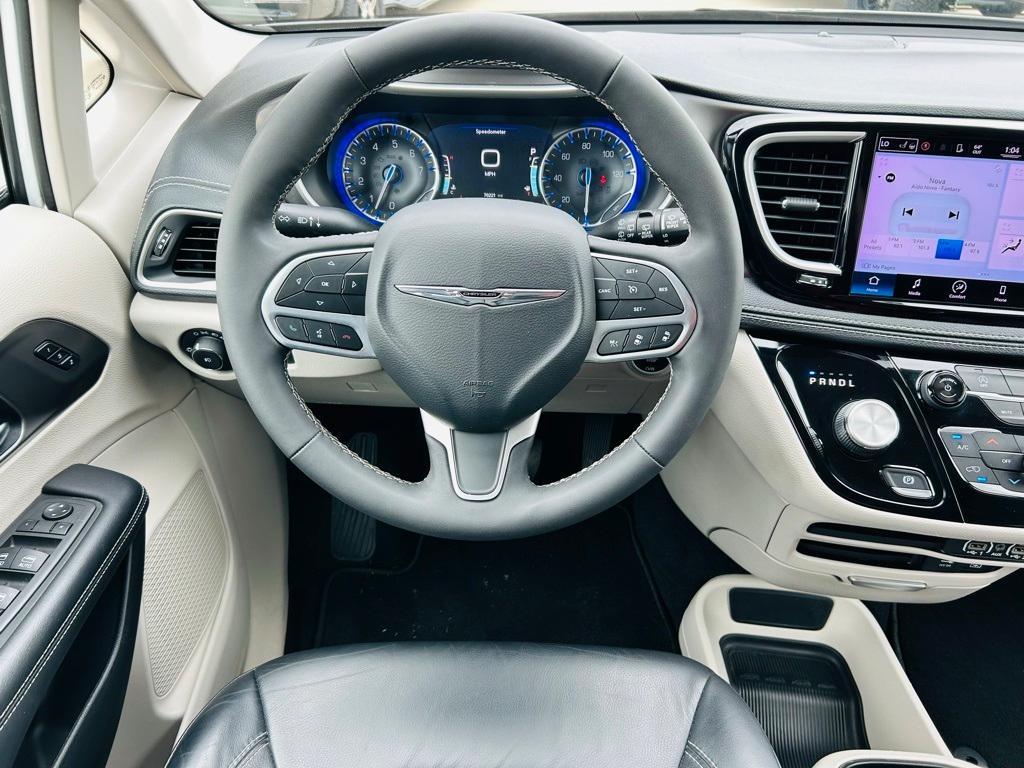 used 2022 Chrysler Pacifica car, priced at $27,700