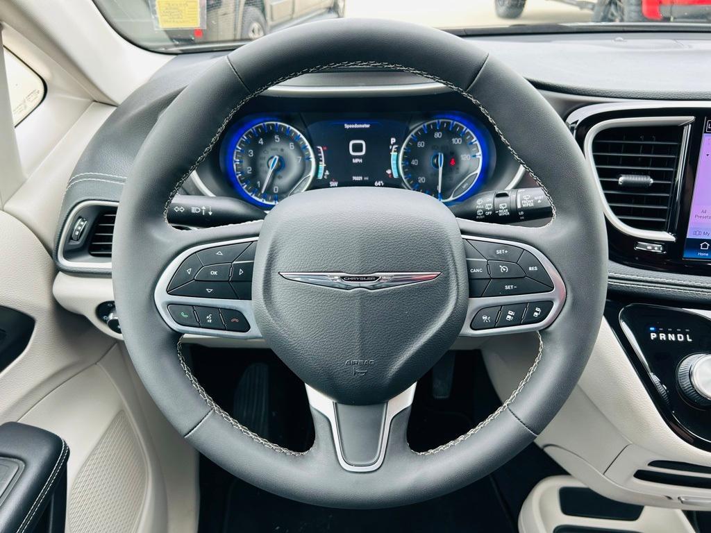used 2022 Chrysler Pacifica car, priced at $27,700