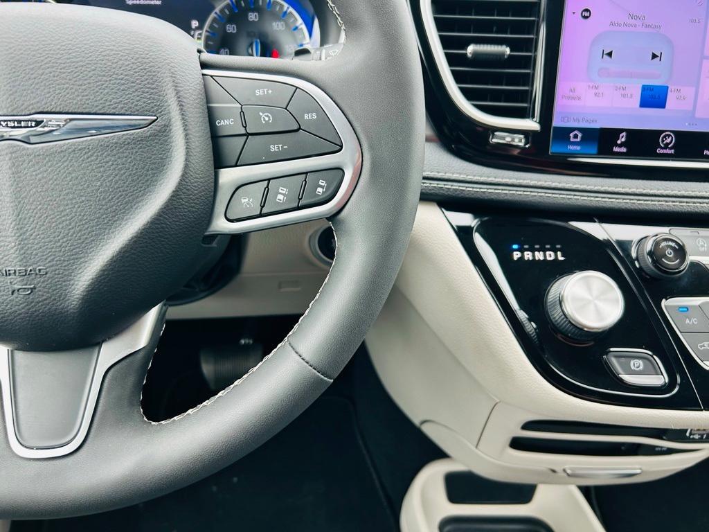used 2022 Chrysler Pacifica car, priced at $27,700