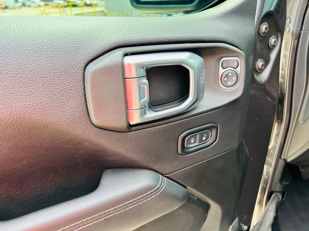 used 2022 Jeep Wrangler Unlimited car, priced at $38,300
