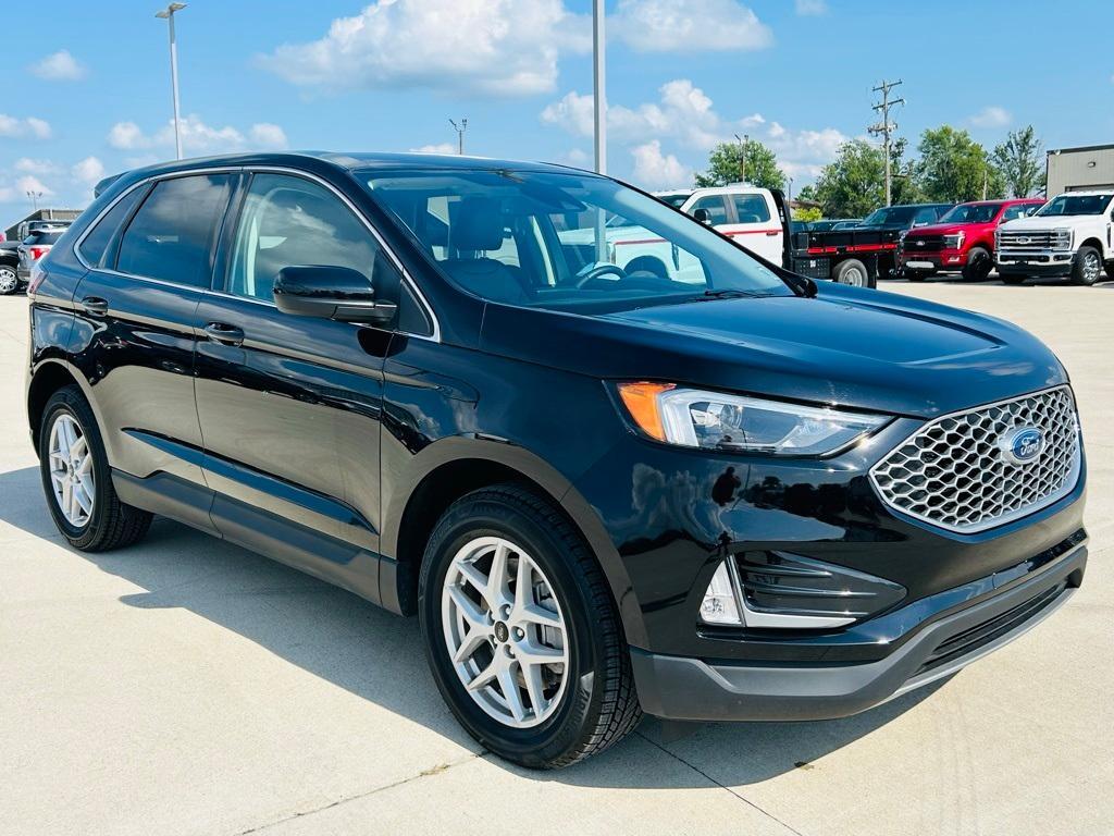 used 2024 Ford Edge car, priced at $29,500