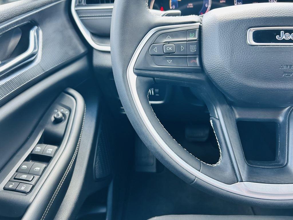 used 2024 Jeep Grand Cherokee car, priced at $32,800