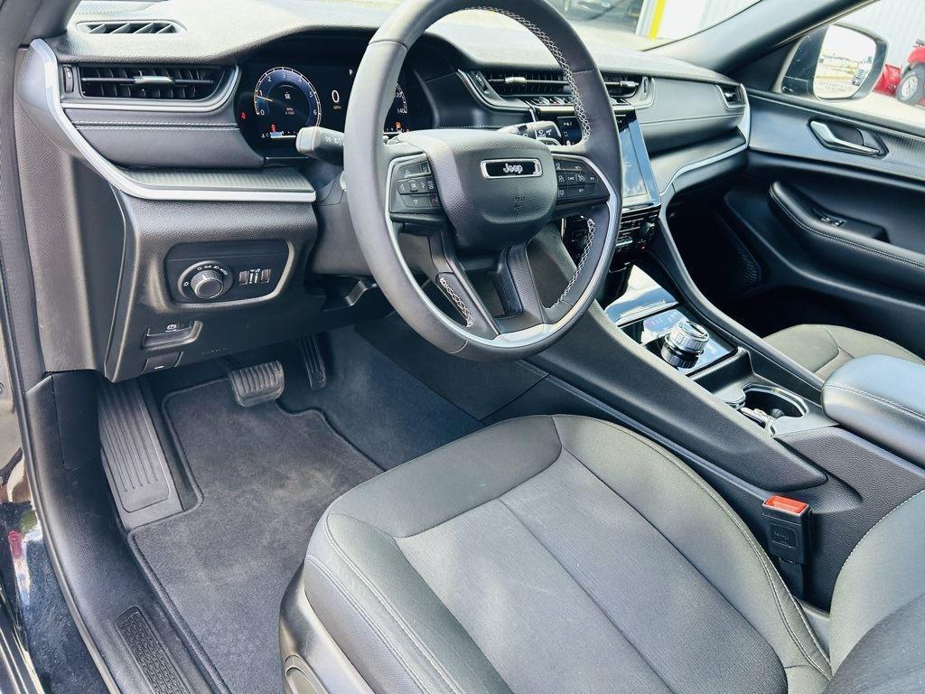 used 2024 Jeep Grand Cherokee car, priced at $32,800