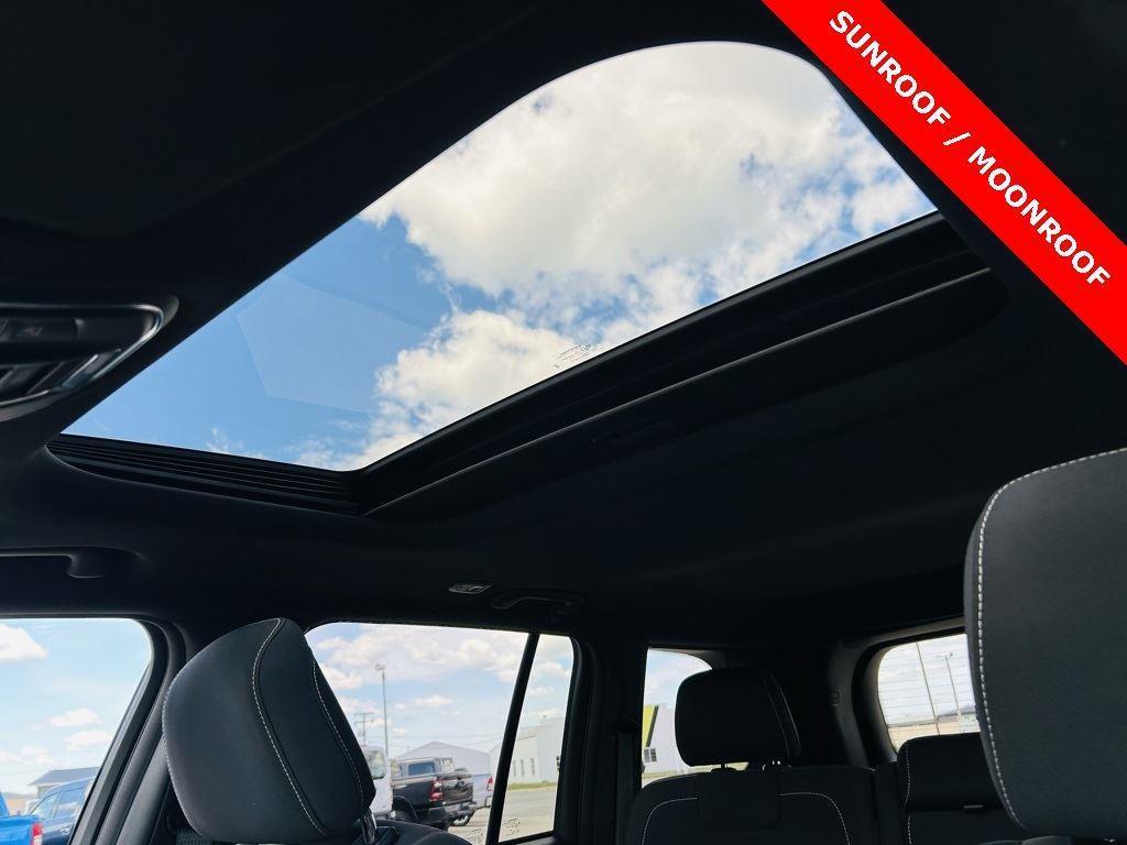 used 2024 Jeep Grand Cherokee car, priced at $32,800
