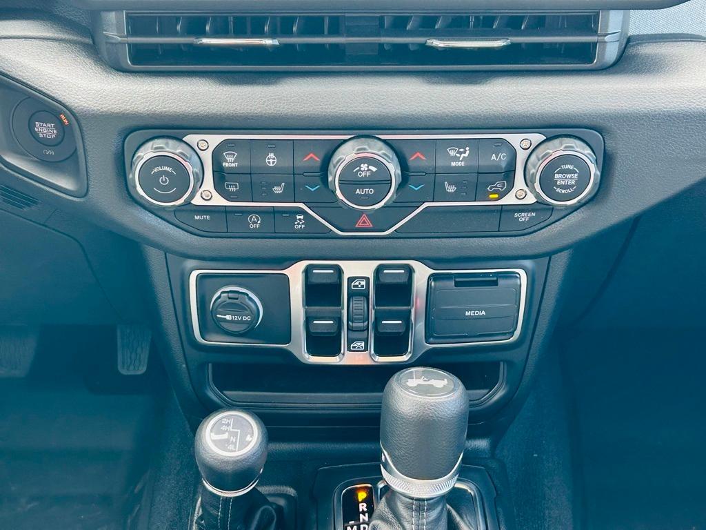 new 2025 Jeep Wrangler car, priced at $45,018