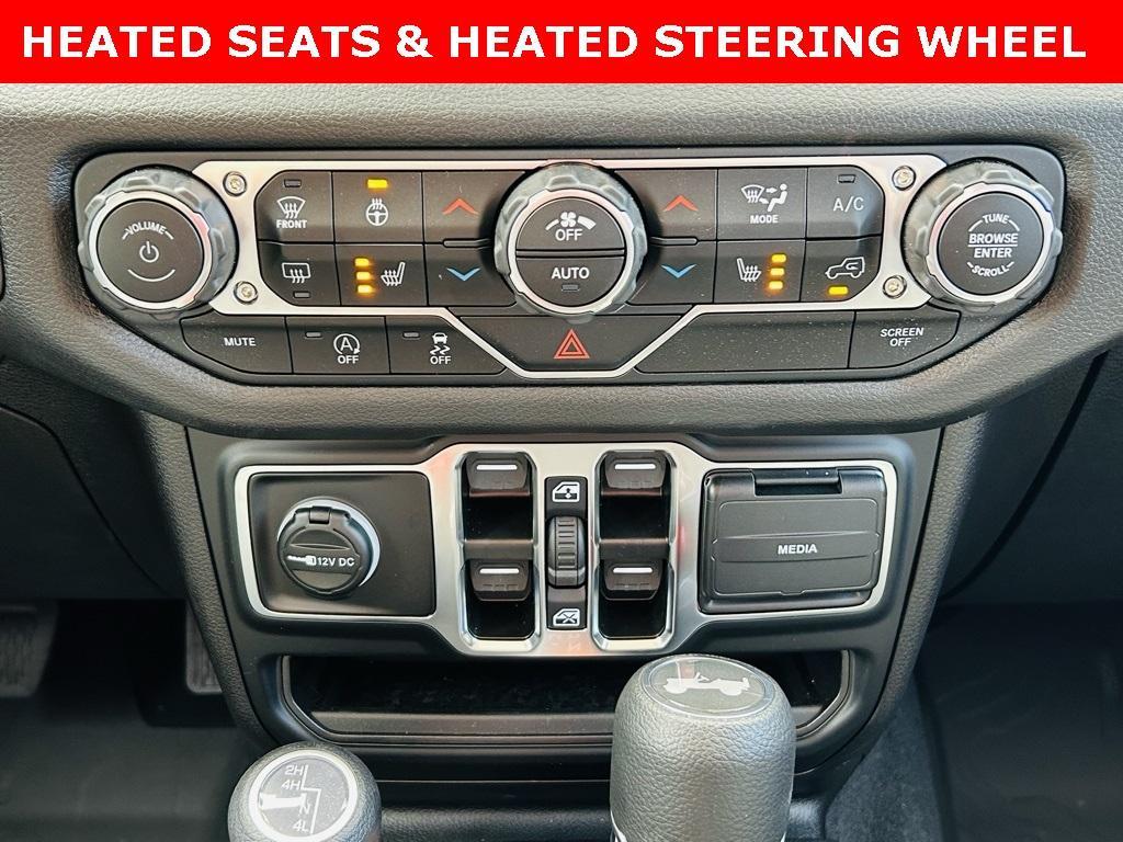 new 2025 Jeep Wrangler car, priced at $45,018