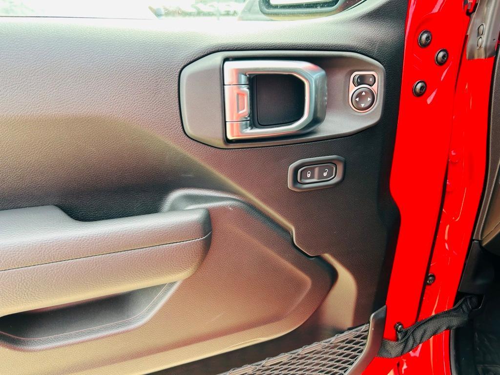 new 2025 Jeep Wrangler car, priced at $45,018